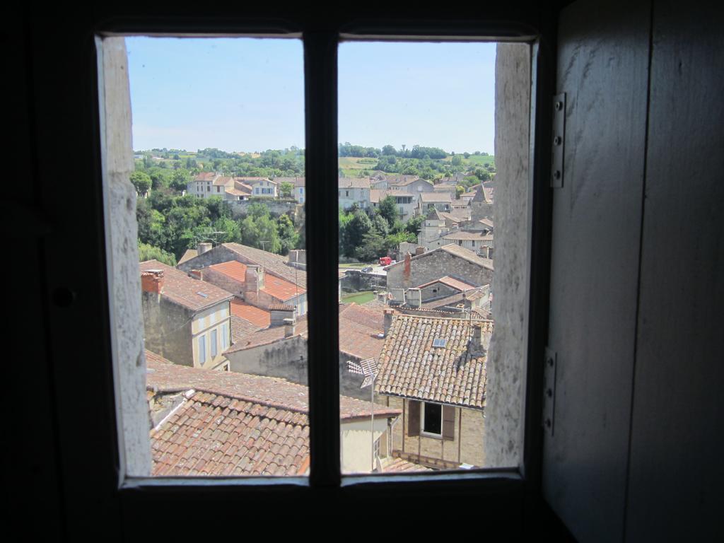 Chambre D'Hotes La Tour De Brazalem Nérac Værelse billede